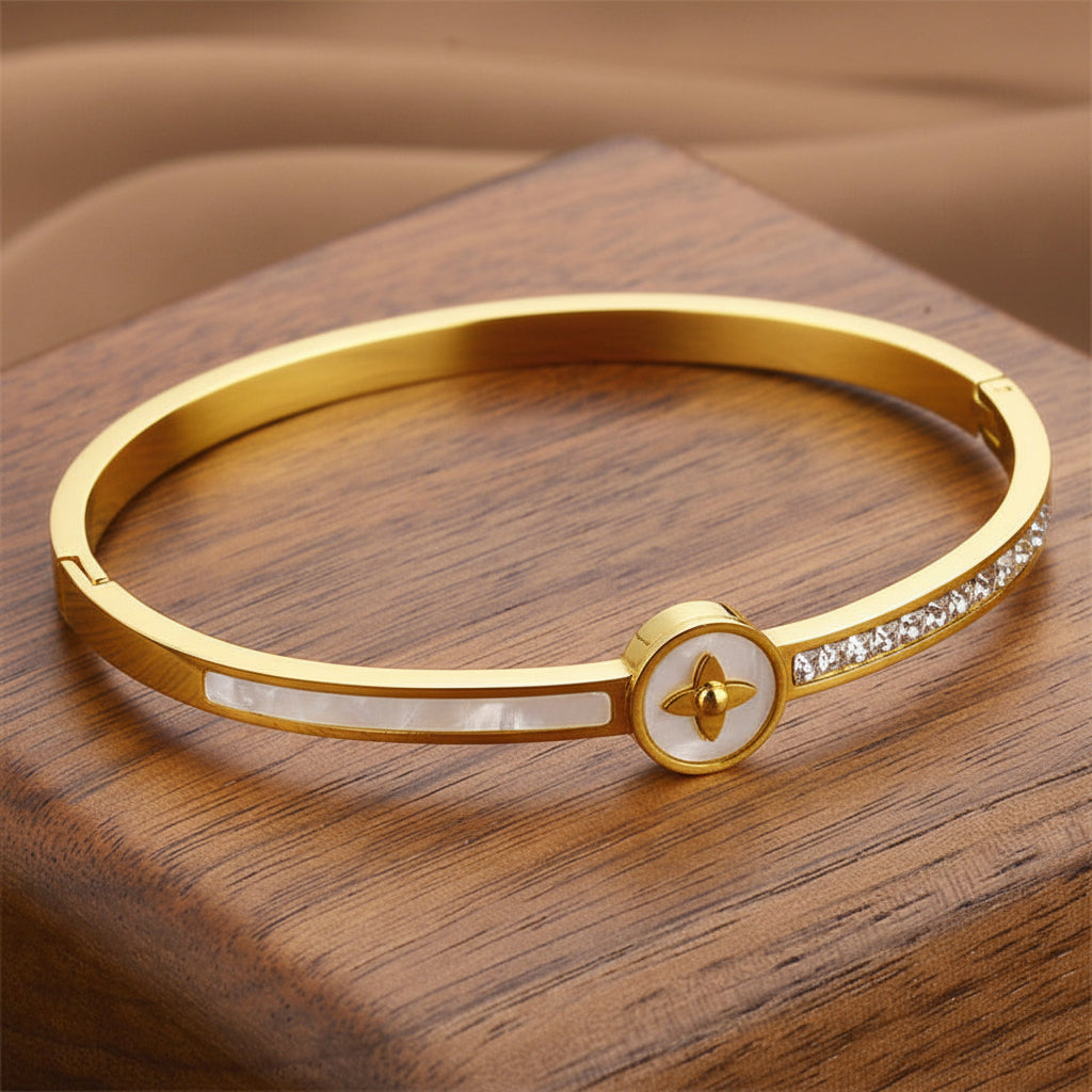 Lucky White Clover Bracelet