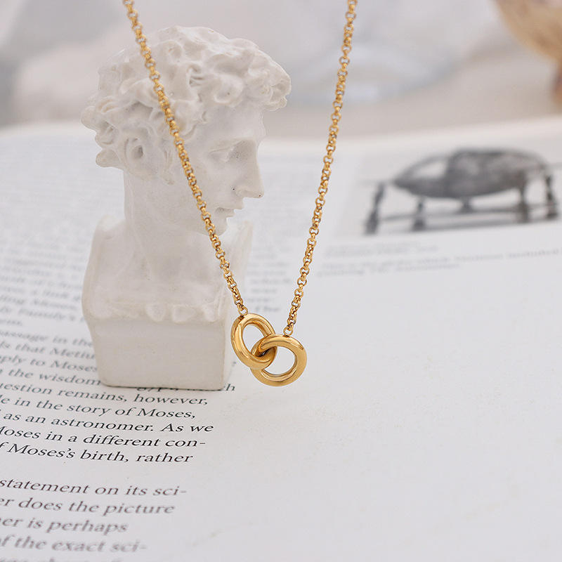 Minimalist Interlocking Rings Necklace