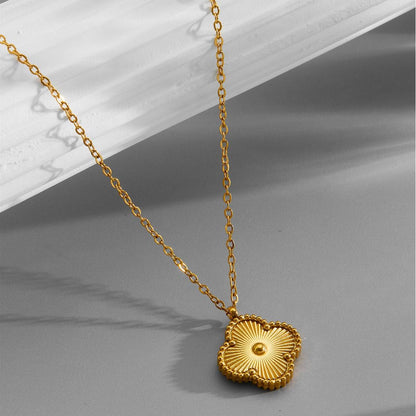 Minimalist Clover Pendant Necklace – 18K Gold Plated Stainless Steel