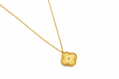 Minimalist Clover Pendant Necklace – 18K Gold Plated Stainless Steel