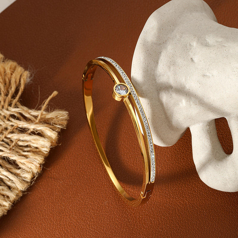 Solitaire Zircon Bangle