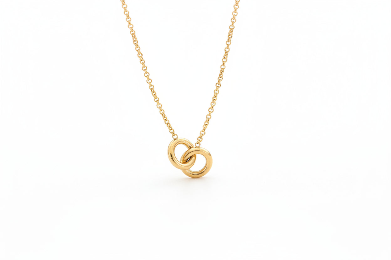 Minimalist Interlocking Rings Necklace