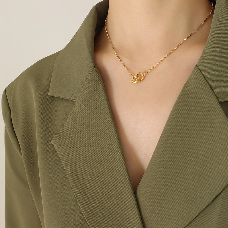 Minimalist Interlocking Rings Necklace