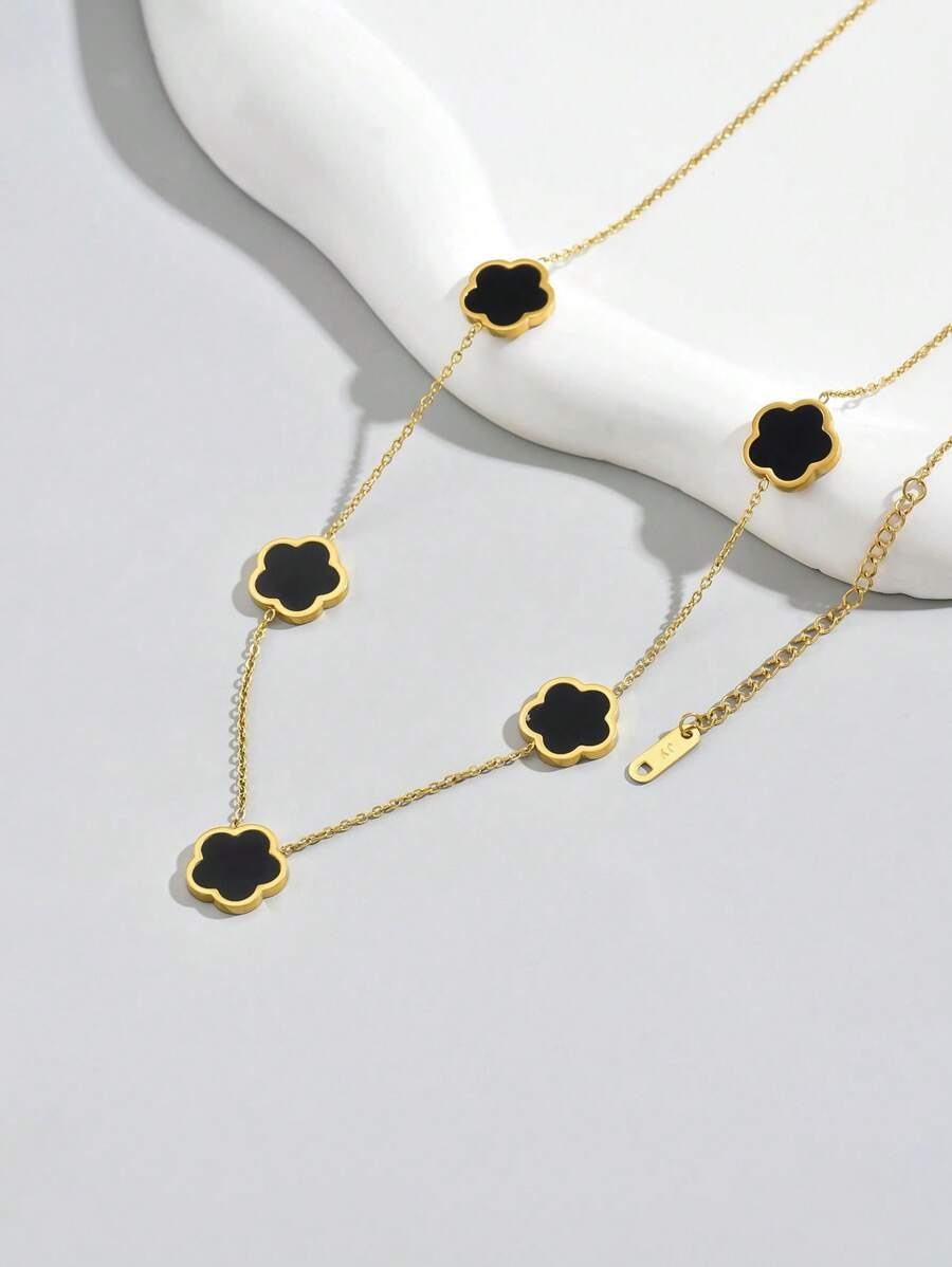 Black Clover Jewelry Set