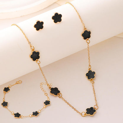 Black Clover Jewelry Set