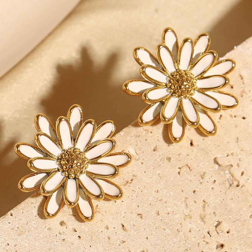 Daisy Flower Stud Earrings